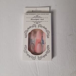 Beautiful Pink Press-On Nails with Elegant Accent Design Set